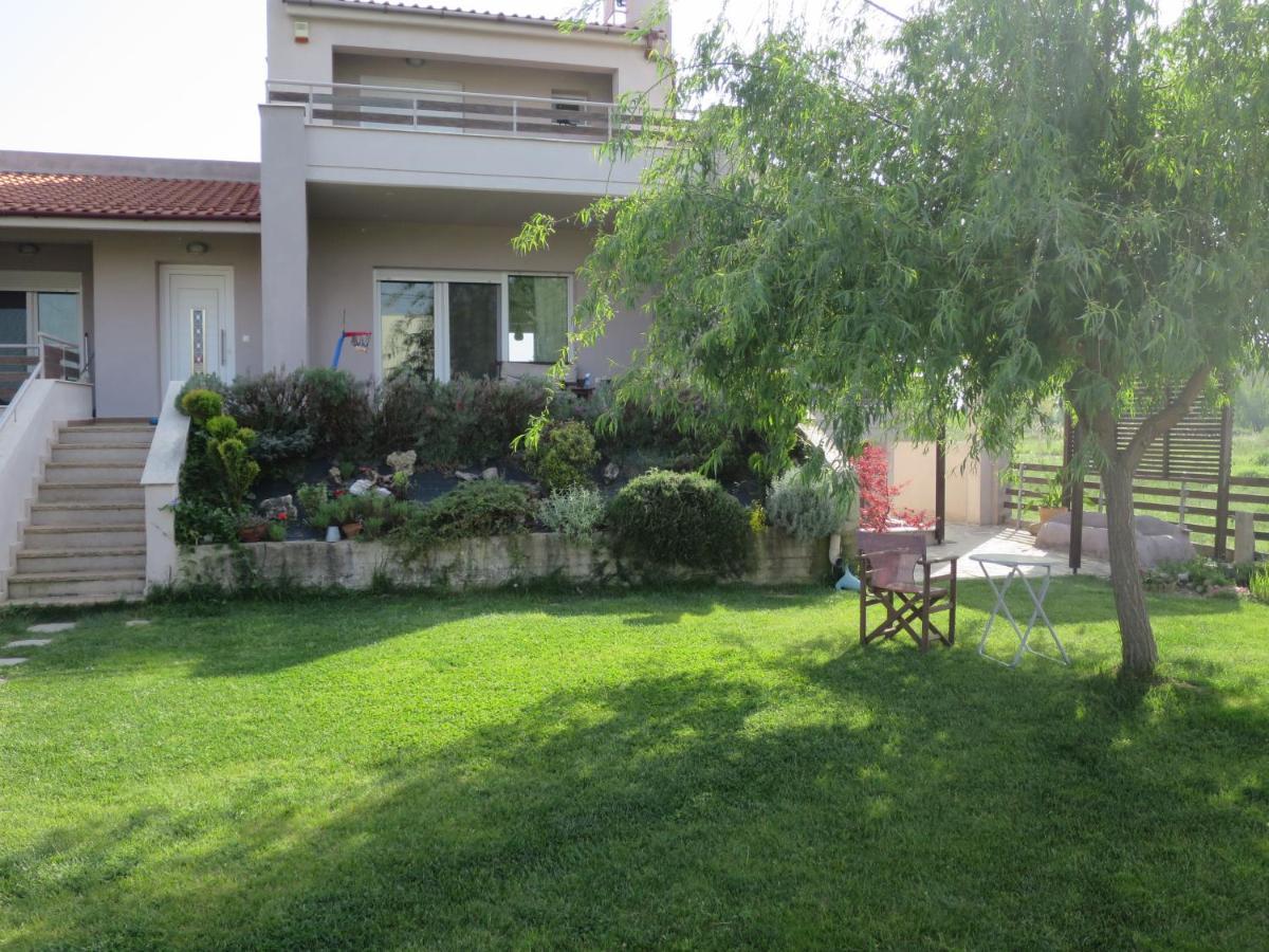 Guesthouse With Garden Komotini Esterno foto