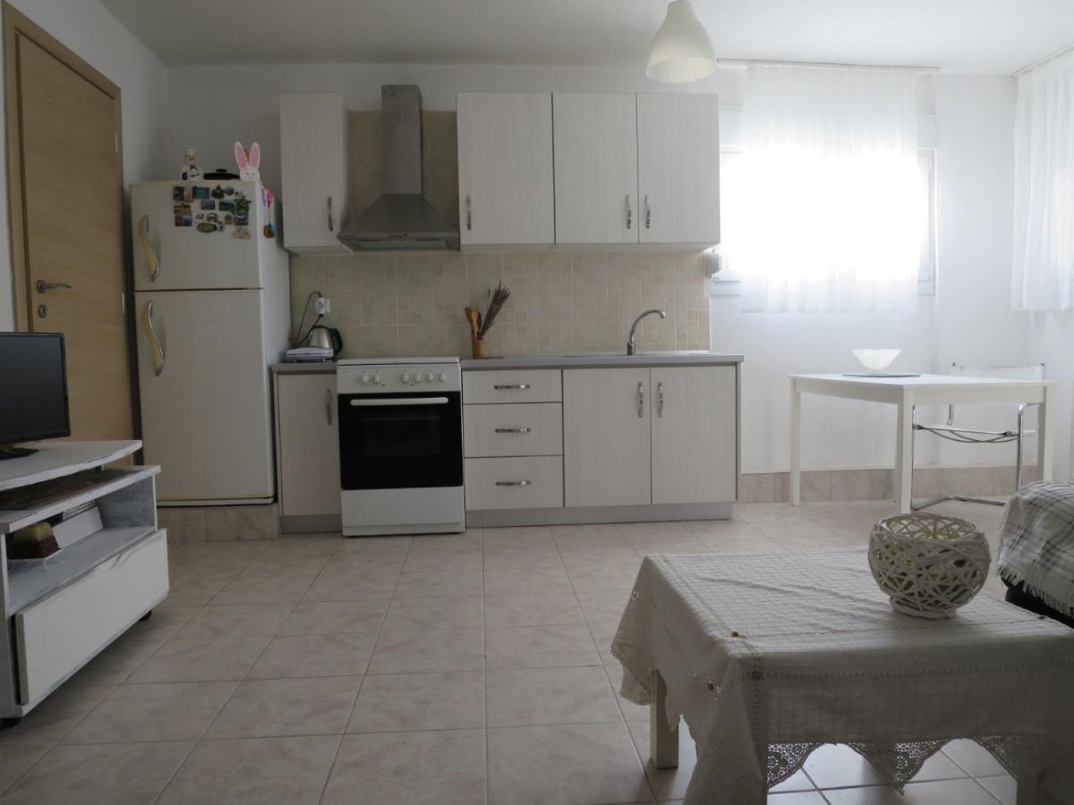 Guesthouse With Garden Komotini Esterno foto