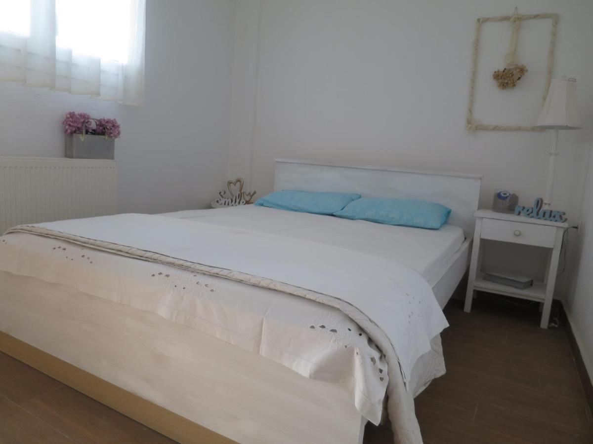 Guesthouse With Garden Komotini Esterno foto